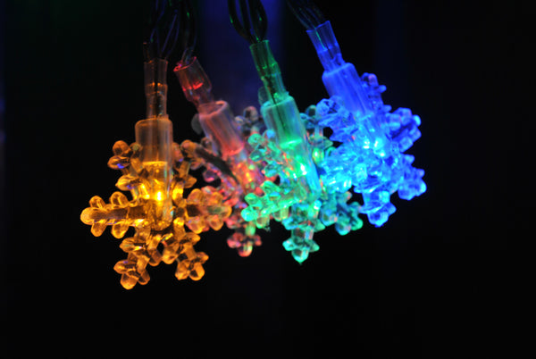 Kids Safe Low Voltage Waterproof Snowflakes Christmas Fairy Lights 10M 100LED Multi Colour