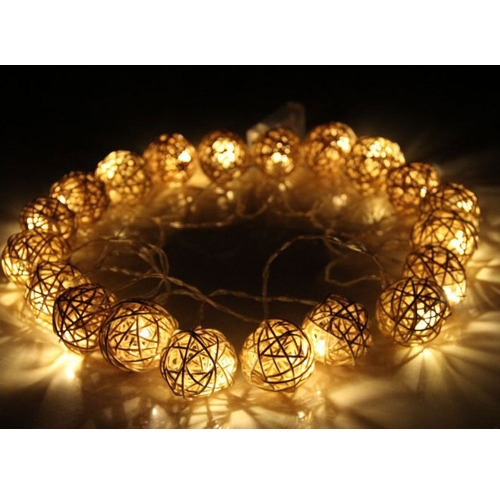 Battery Powered Warm White Rattan Balls LED Fairy Lights 2M 20LED/4M 40LED